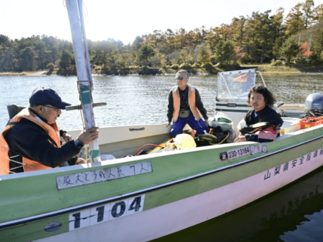 山中湖のマリモ調査開始