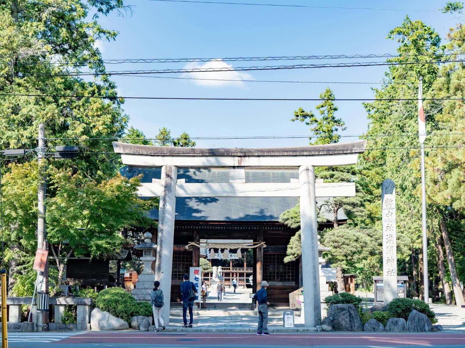 「甲斐国一宮 淺間神社」富士山の噴火を鎮める目的として鎮座。1200年の歴史が息づく神社